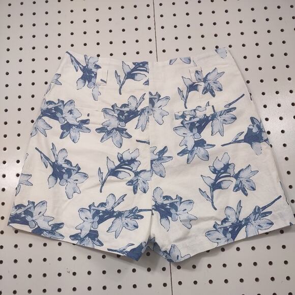 J.O.A. Los Angles Linen Floral Shorts, Size XS - Picture 7 of 9